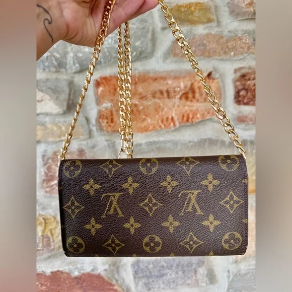 LOUIS VUITTON CROSSBODY WALLET - Picture 3 of 4